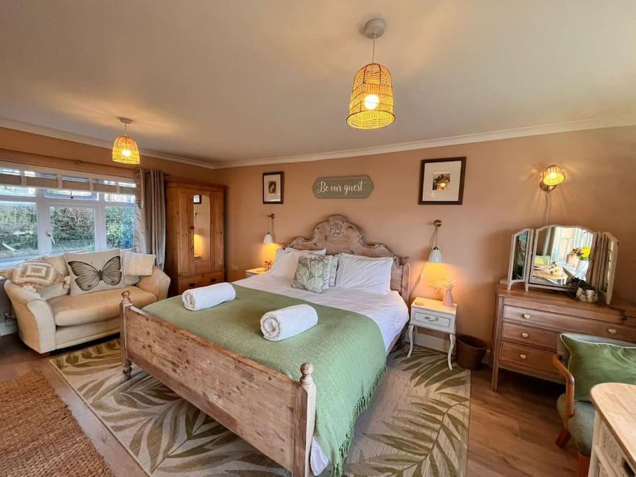 Blue Anchor House - Seaview, Hot Tub Apartments Экстерьер фото