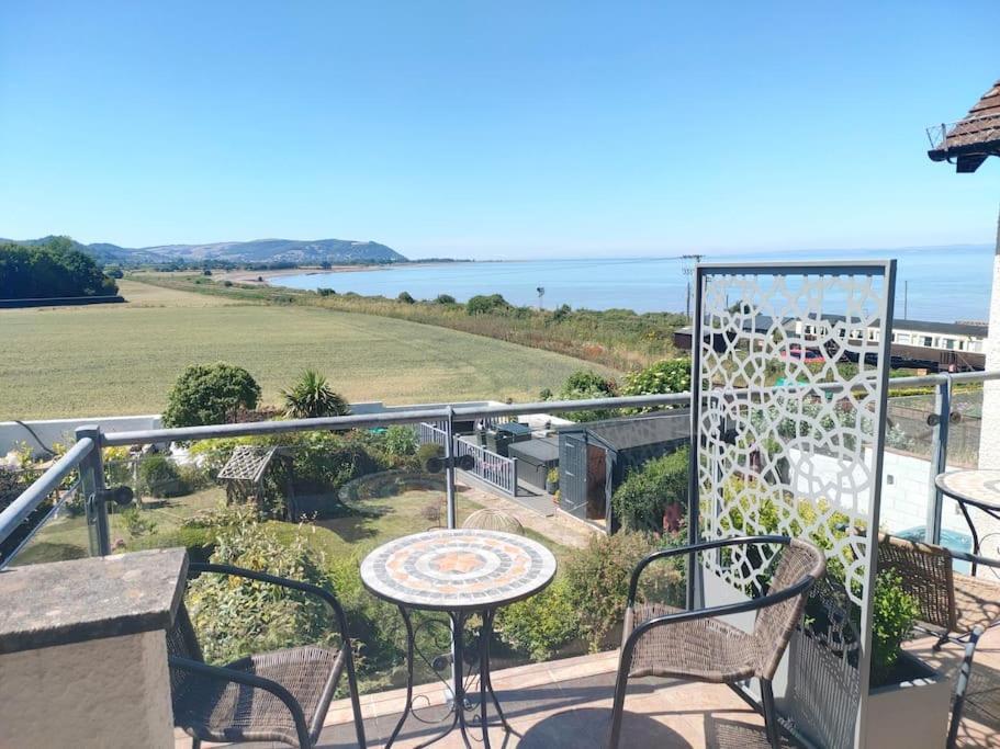 Blue Anchor House - Seaview, Hot Tub Apartments Экстерьер фото