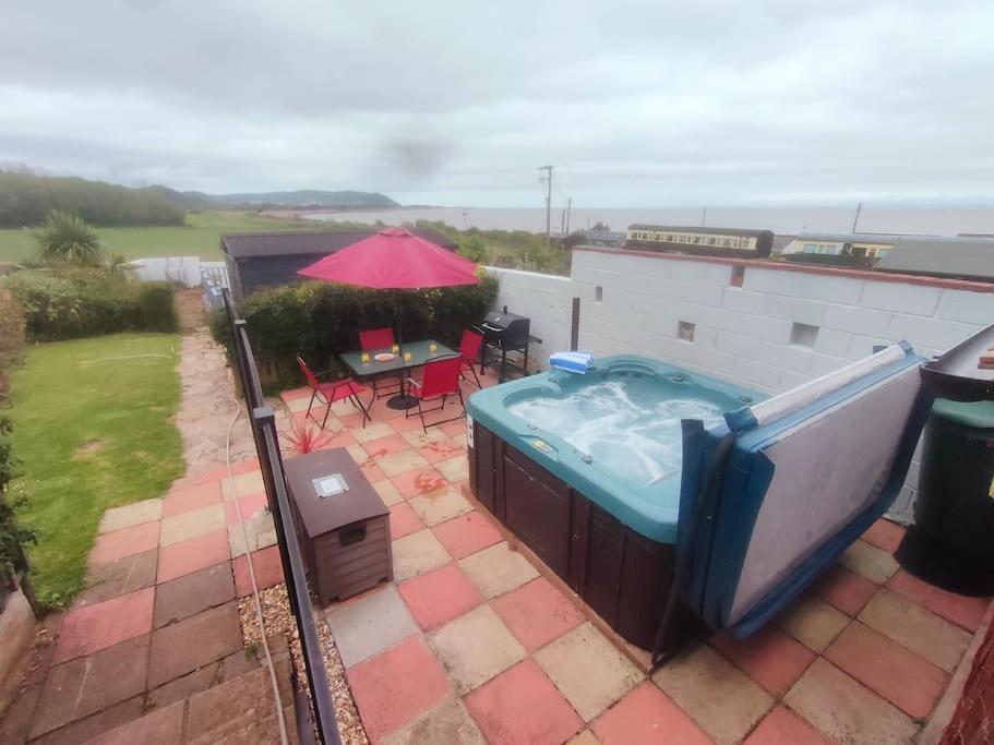 Blue Anchor House - Seaview, Hot Tub Apartments Экстерьер фото