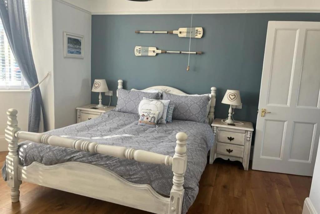 Blue Anchor House - Seaview, Hot Tub Apartments Экстерьер фото