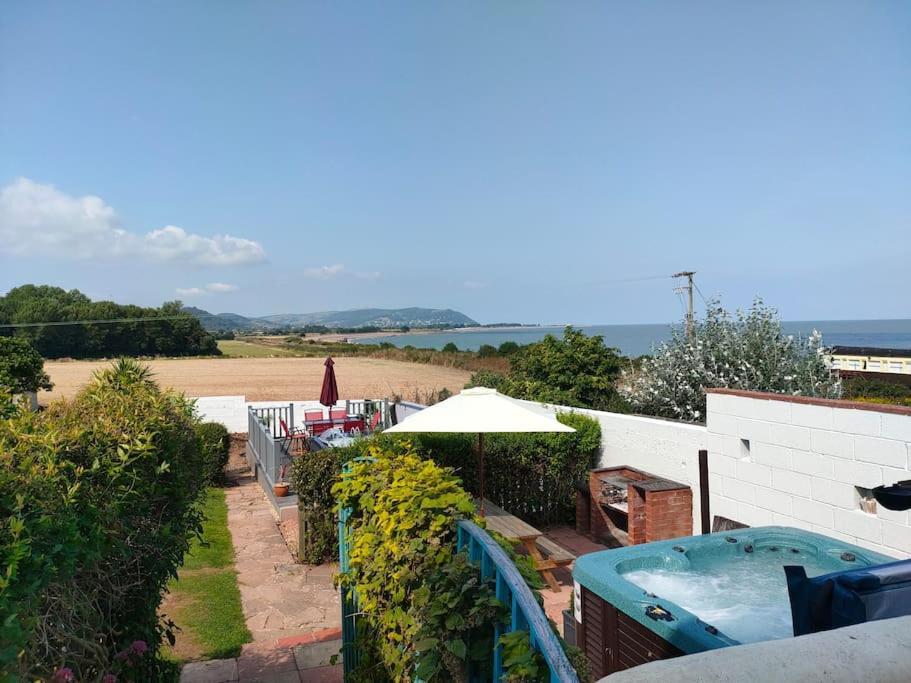 Blue Anchor House - Seaview, Hot Tub Apartments Экстерьер фото