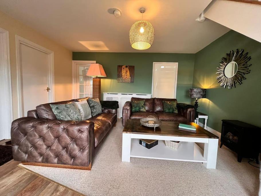 Blue Anchor House - Seaview, Hot Tub Apartments Экстерьер фото